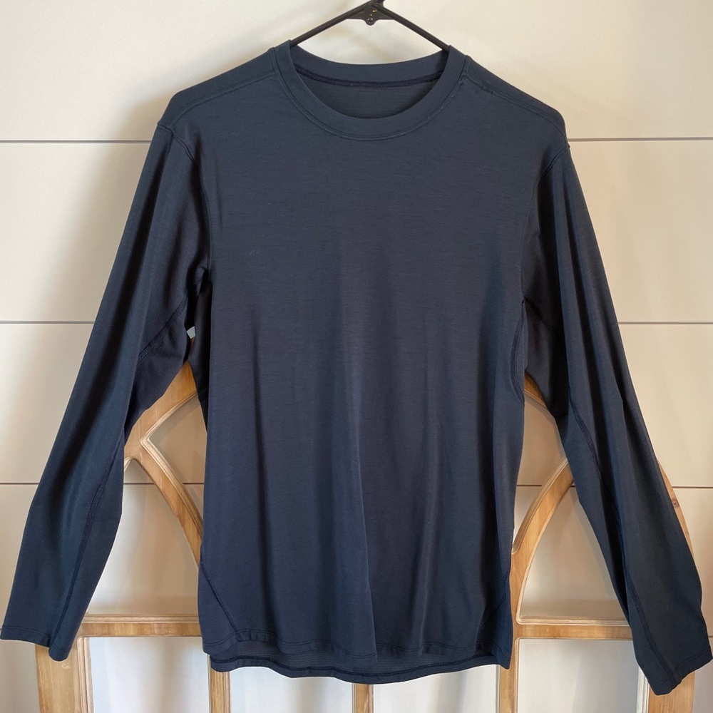 Men’s Lululemon surge long sleeve. Small.